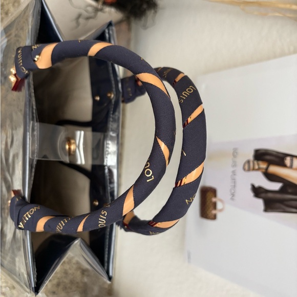 🌲Louis Vuitton Holiday Gift bag Tote🌲 - Picture 8 of 8